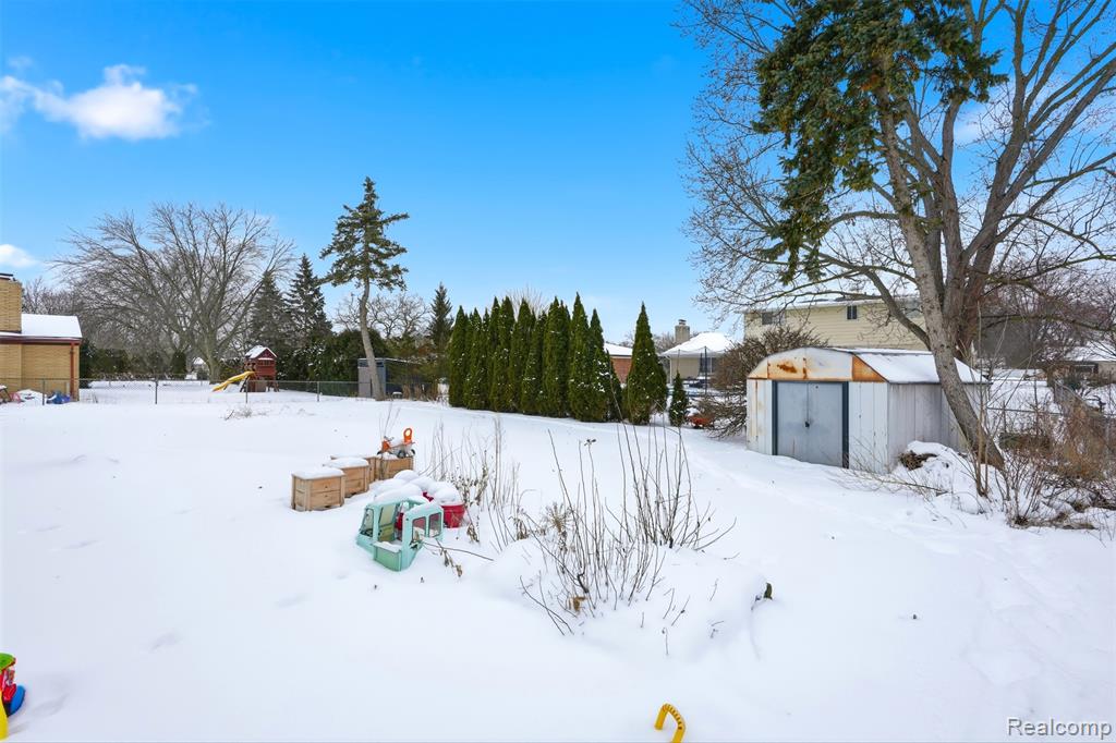 39563 Cadborough Drive, Clinton Twp, MI 48038 — Photo 28