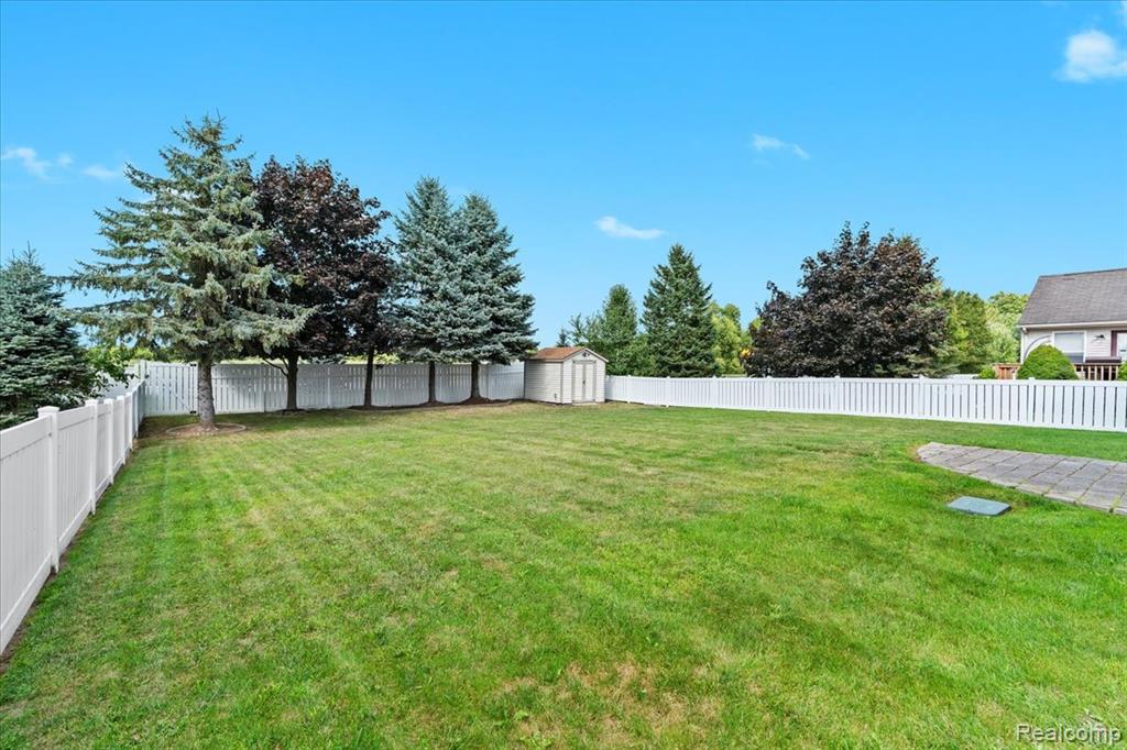 9275 Parkland Drive, Ypsilanti, MI 48197 — Photo 25