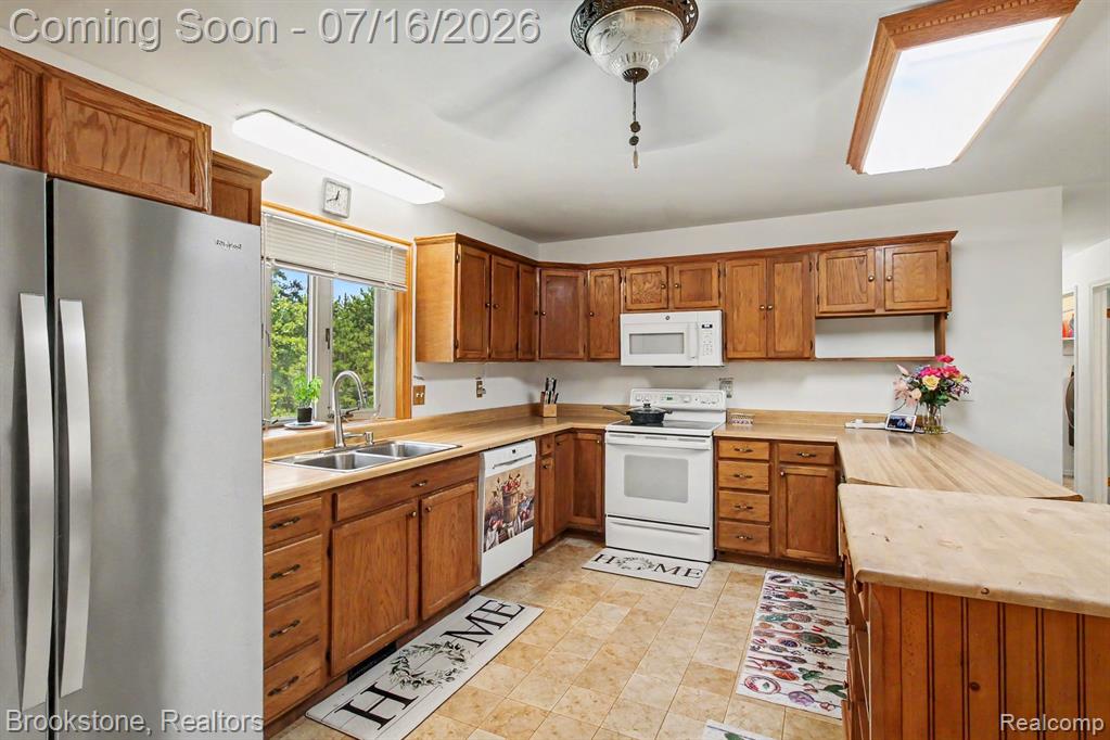 4555 Lonsberry Road, Columbiaville, MI 48421 — Photo 8