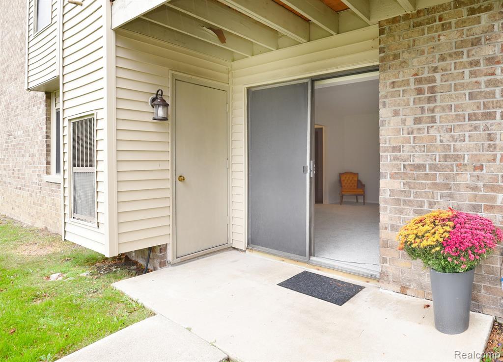 30475 W 14 Mile Rd, 74, Farmington, MI 48334 — Photo 28