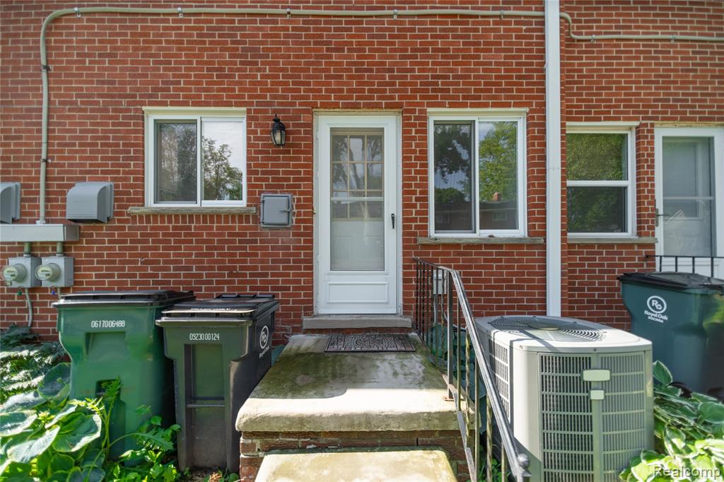 502 W Houstonia Avenue, Royal Oak, MI 48073 — Photo 19