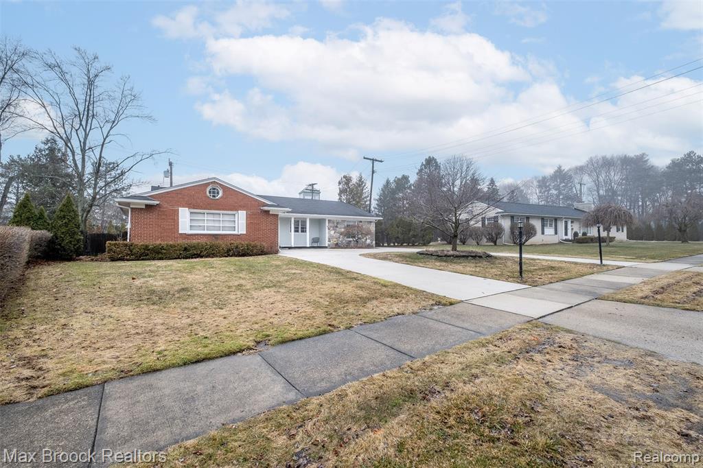 138 S Cranbrook Cross Road, Bloomfield Hills, MI 48301 — Photo 4