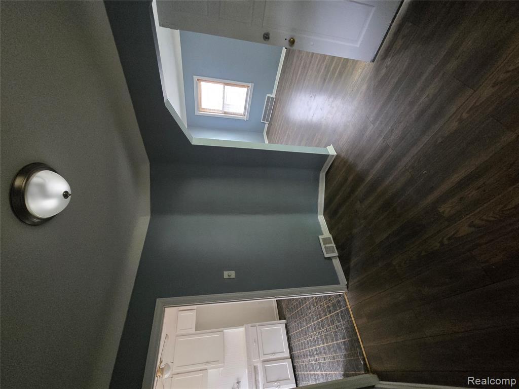 7683 Greenview Avenue, Detroit, MI 48228 — Photo 7