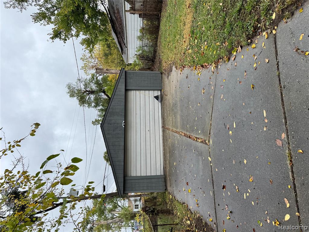 8841 Auburn Street, Detroit, MI 48228 — Photo 10