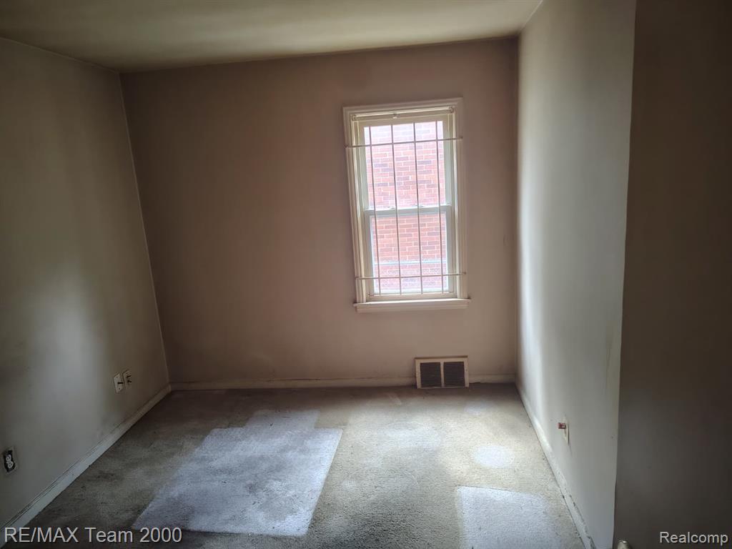 18330 Warwick Street, Detroit, MI 48219 — Photo 17