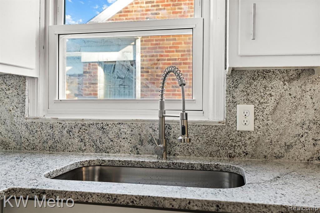 9827 APPLETON, Redford, MI 48239 — Photo 21