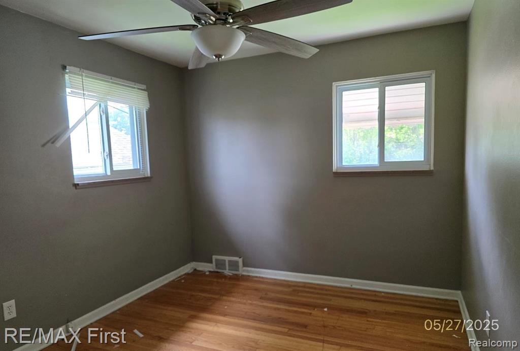 7210 Weingartz, Center Line, MI 48015 — Photo 5