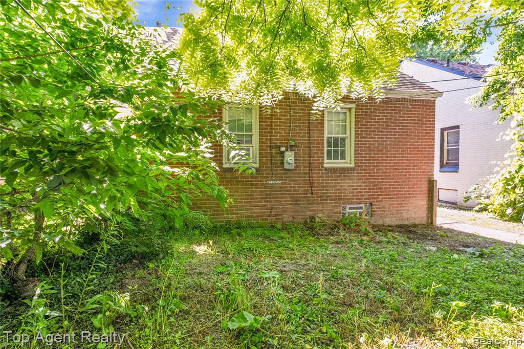 9917 Rutland Street, Detroit, MI 48227 — Photo 23