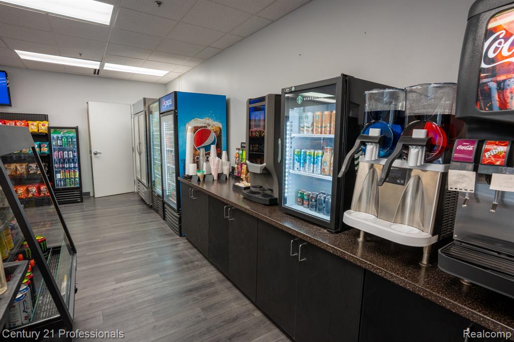 888 W Big Beaver - Troy Eatz Road, 112, Troy, MI 48084 — Photo 11