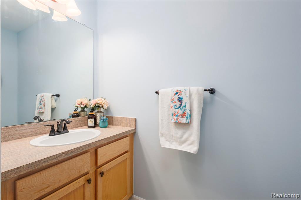 5964 Augusta Lane, Grand Blanc, MI 48439 — Photo 17
