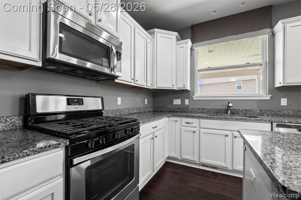 7810 N Central Park, Utica, MI 48317 — Photo 12