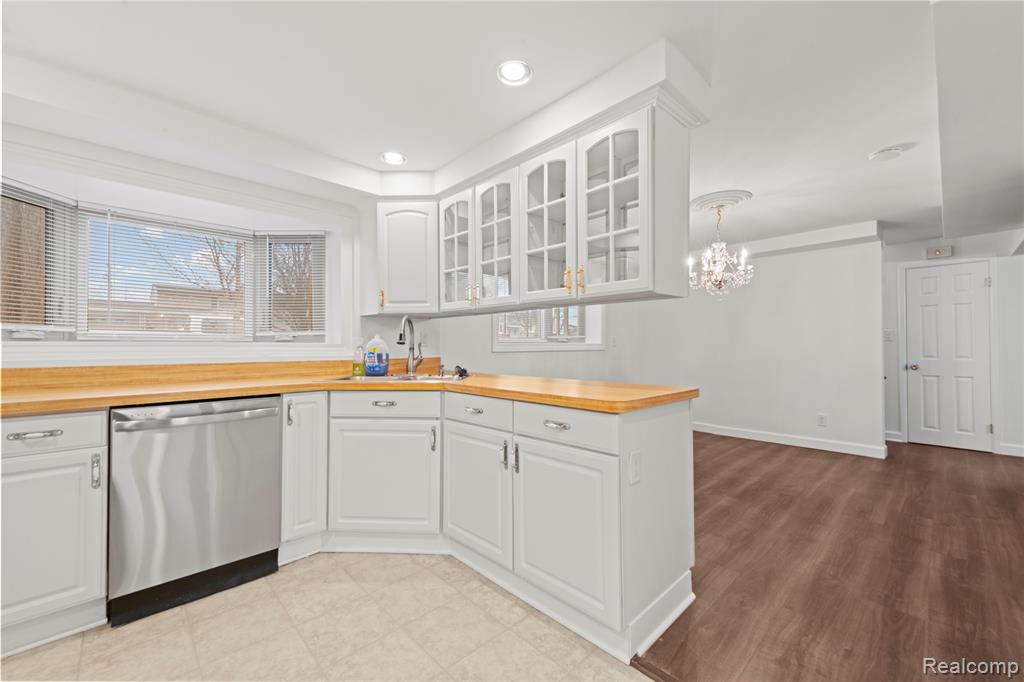 31733 E Ditner Drive, Rockwood, MI — Photo 9
