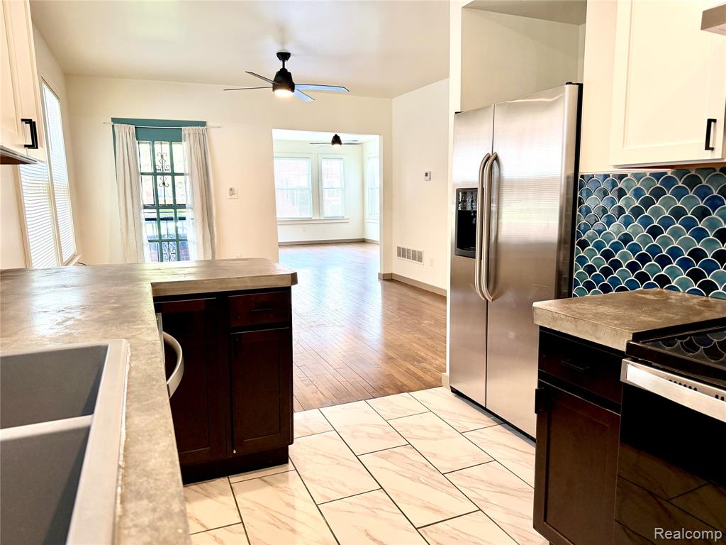 2045 Calvert Street, Detroit, MI 48206 — Photo 10