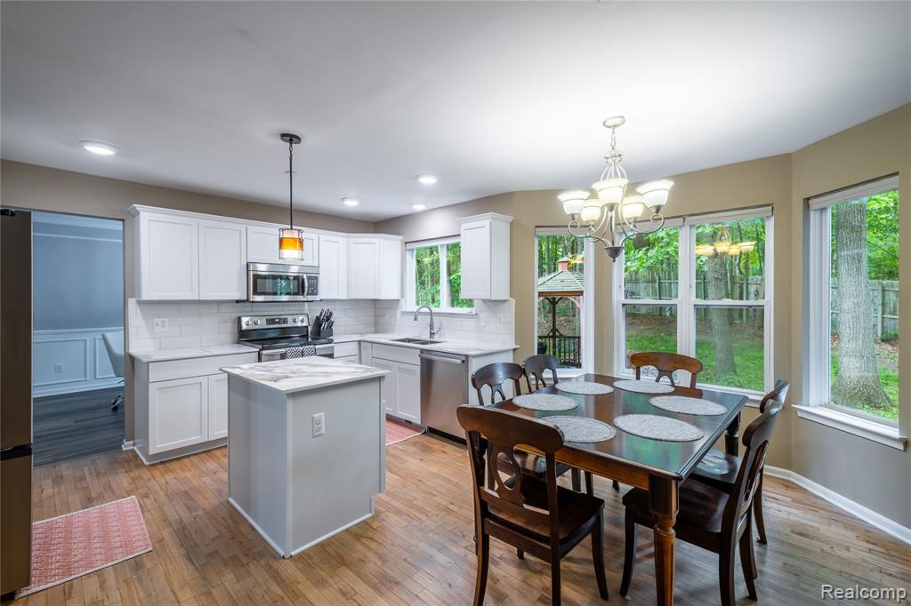 1250 Walloon Way, Lake Orion, MI — Photo 4
