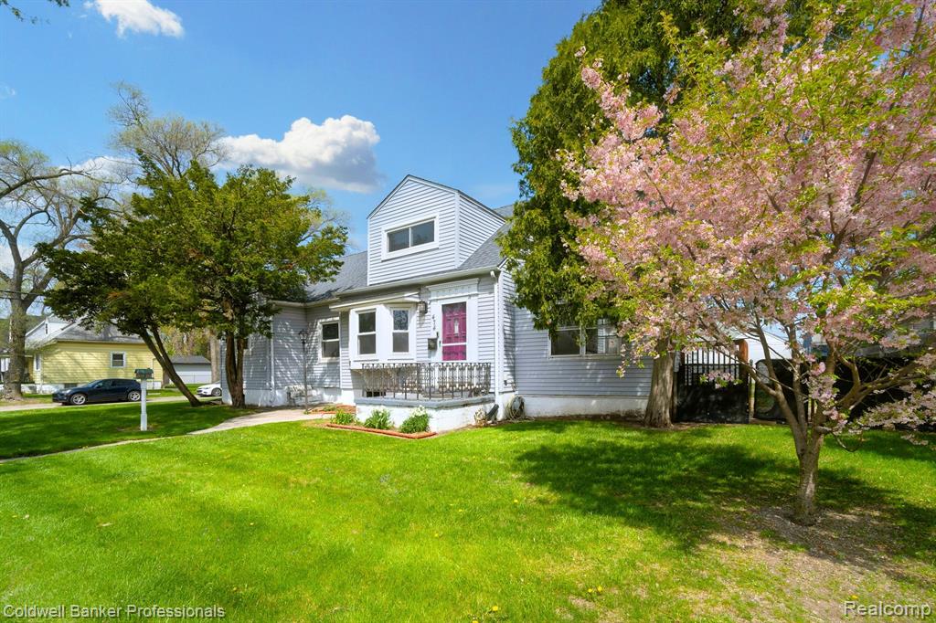 474 W BROCKTON Avenue, Madison Heights, MI 48071 — Photo 2