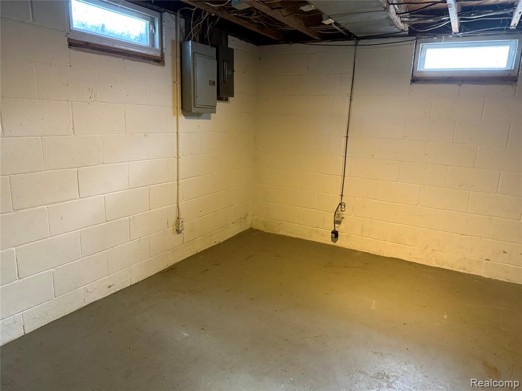 4234 Custer Avenue, Flint, MI 48507 — Photo 8