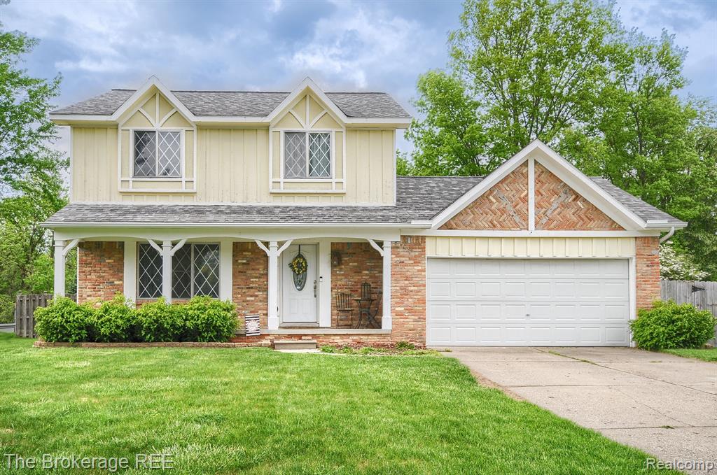 5523 OLD FRANKLIN Road, Grand Blanc, MI 48439 — front exterior