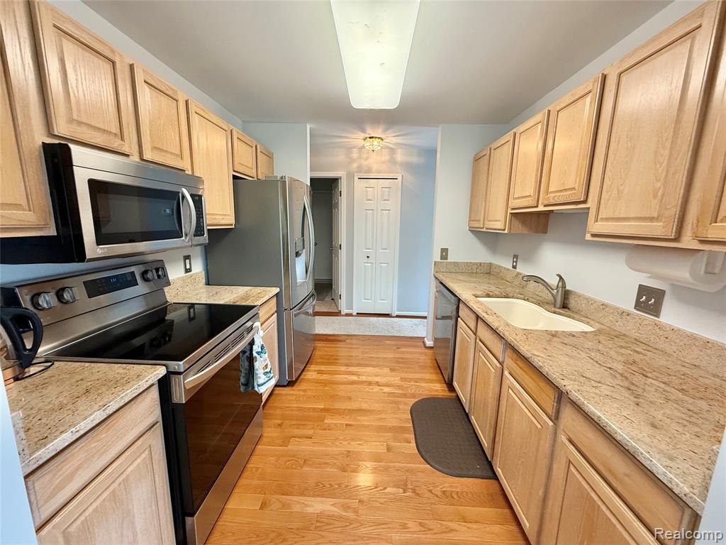 6426 Club Court W, Grand Blanc, MI 48439 — Photo 24