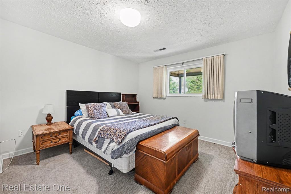 899 Rachelle Street, White Lake, MI — Photo 22