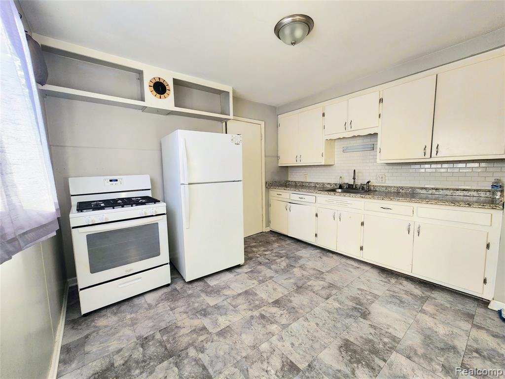 6147 Whitefield Street, Dearborn Heights, MI 48127 — Photo 15