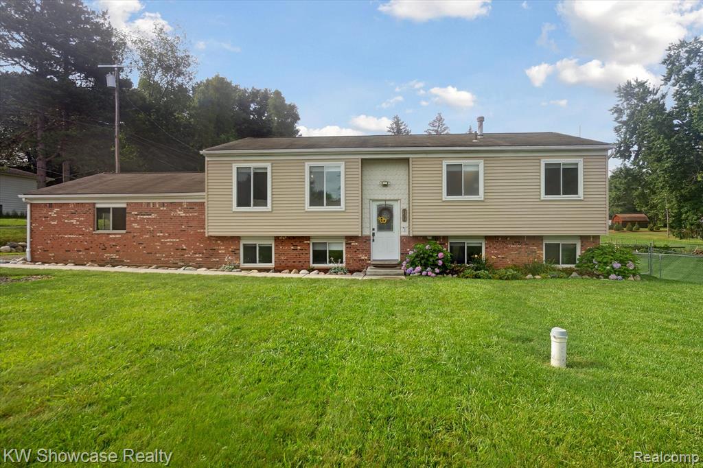 9296 Hilton Road, Brighton, MI 48114 — Photo 3