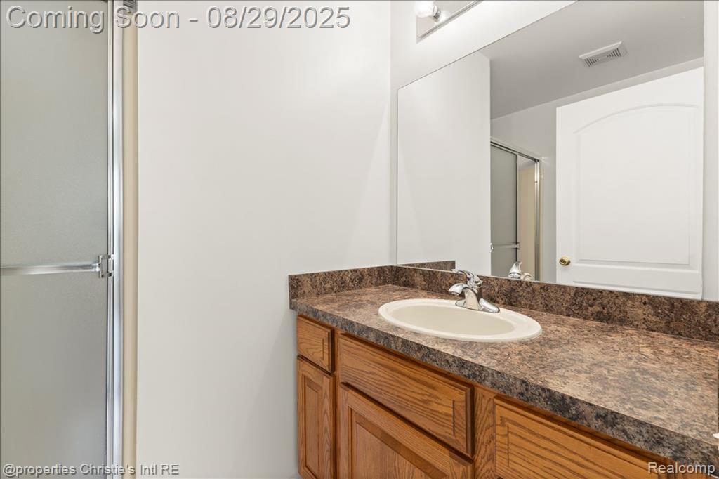 19236 W 11 Mile Road, Lathrup Village, MI 48076 — Photo 26