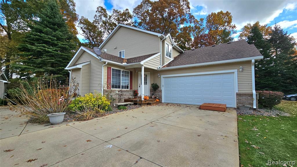 8883 Redstone Drive, 2, Pinckney, MI 48169 — front exterior