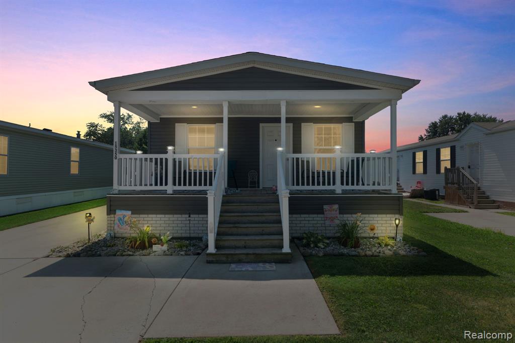 15350 Enchante Drive, Clinton Twp, MI 48038