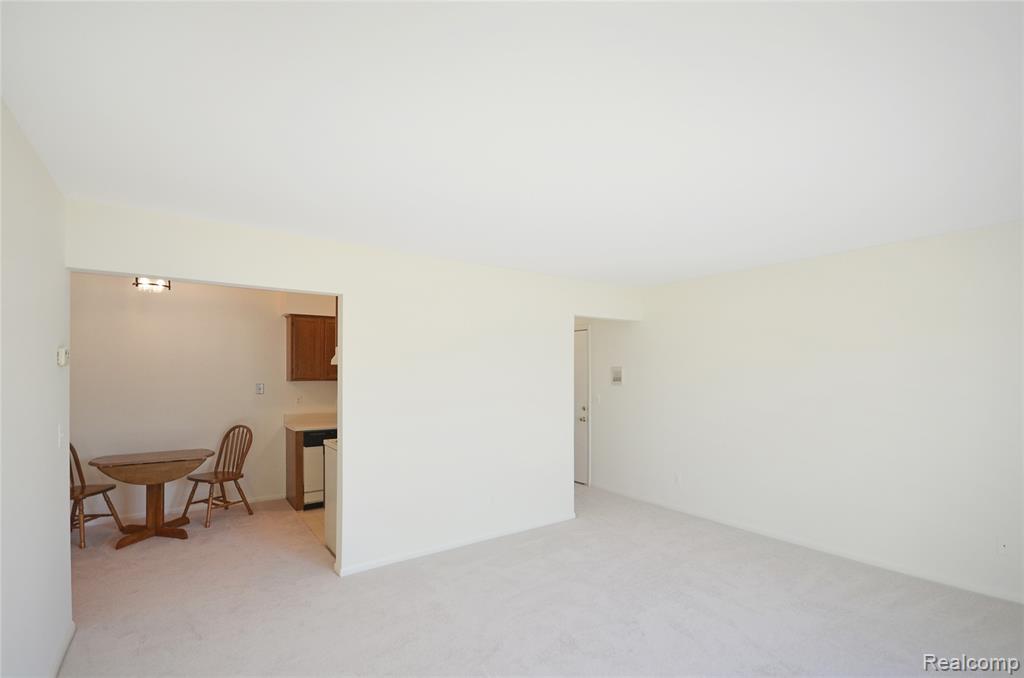 43298 Mound Road, 40, Sterling Heights, MI 48314 — Photo 13