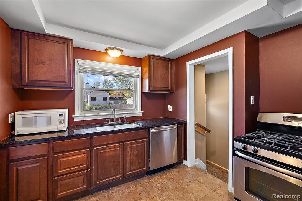 505 E Meyers Avenue, Hazel Park, MI 48030 — Photo 20