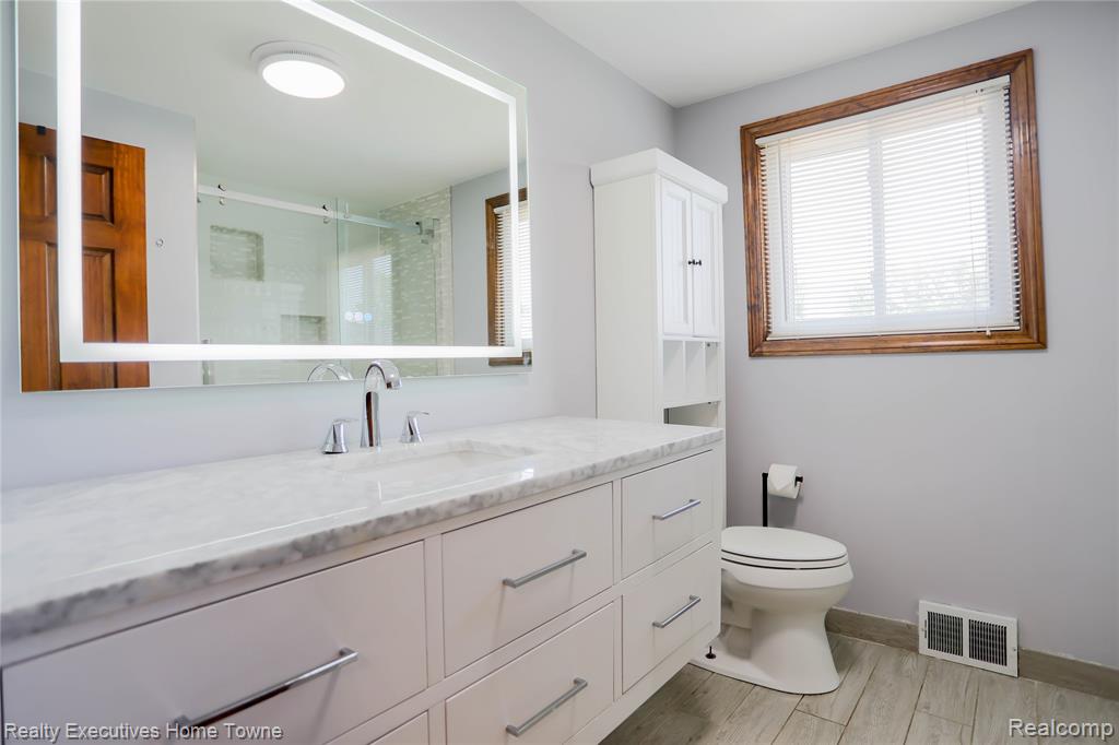 38146 Mast Street, Harrison Township, MI — Photo 47