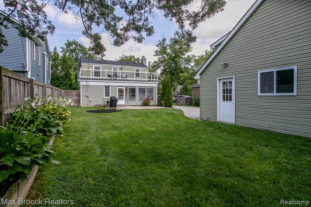 10475 Vernon Avenue, Huntington Woods, MI — Photo 61