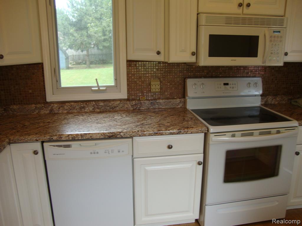 47780 Frederick Road, Shelby Twp, MI 48317 — Photo 7