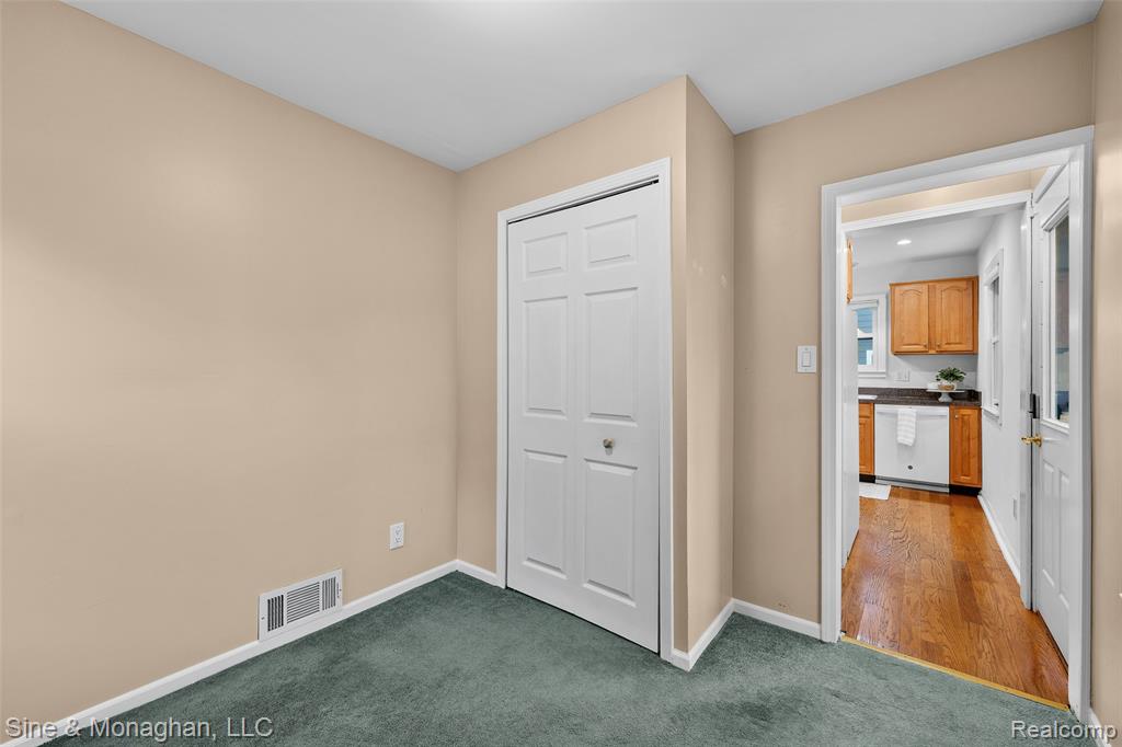 517 Forest Avenue N, Royal Oak, MI 48067 — Photo 22