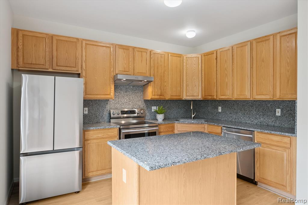 545 Cherry Orchard Road, Canton, MI 48188 — Photo 14