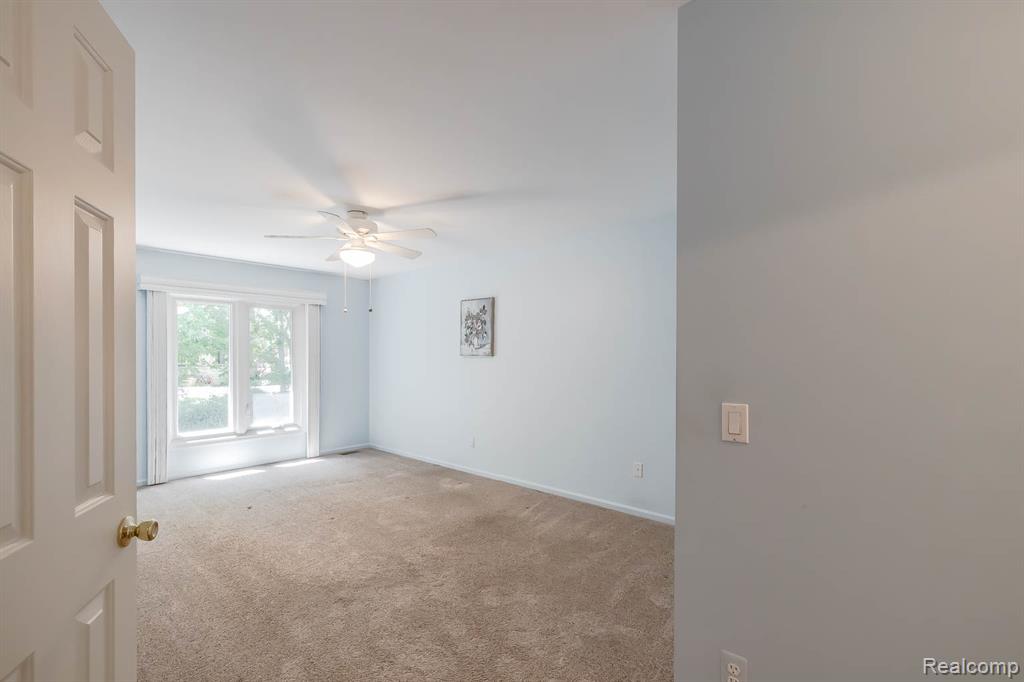 43221 Pointe Drive, 57, Clinton Twp, MI 48038 — Photo 21