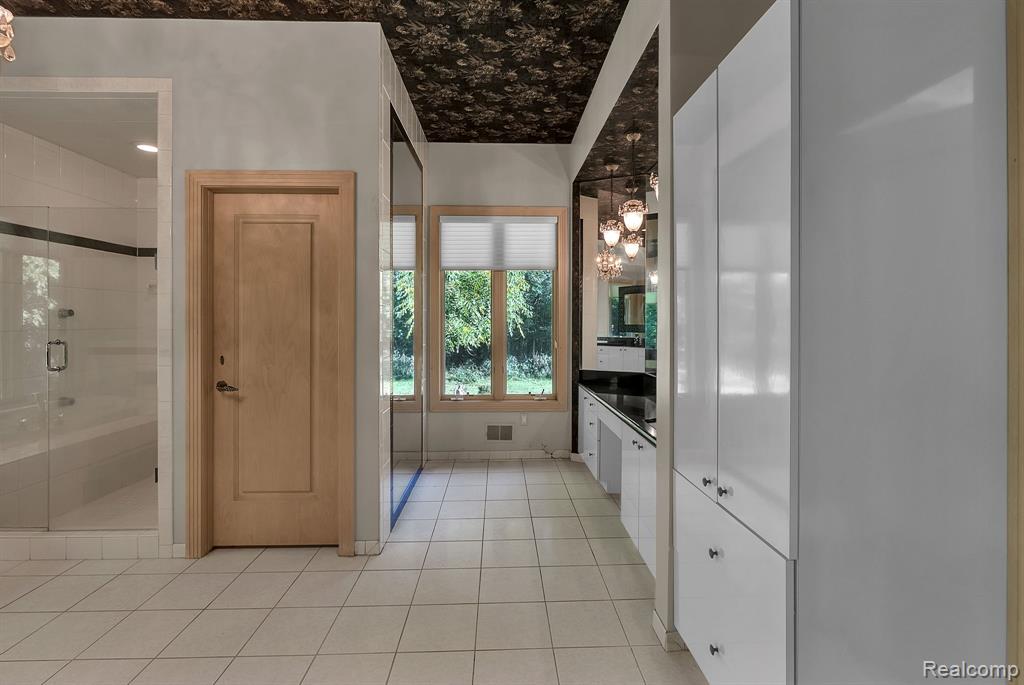 5779 Pinecrest Estates Drive, Ann Arbor, MI 48105 — Photo 31