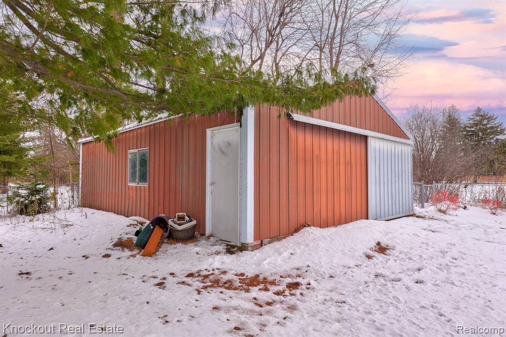 1914 Schust Road, Saginaw, MI 48604 — Photo 41
