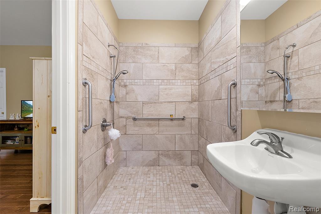 6140 BROOKHAVEN Drive, Imlay City, MI 48444 — Photo 19