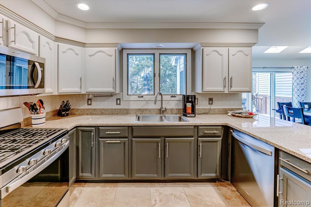 6522 SCENIC PINES, Clarkston, MI — Photo 16