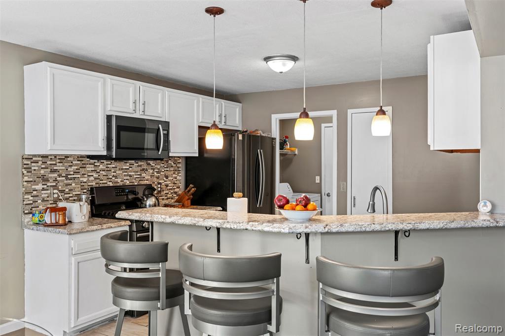 37293 Amhurst Drive, Westland, MI — Photo 6