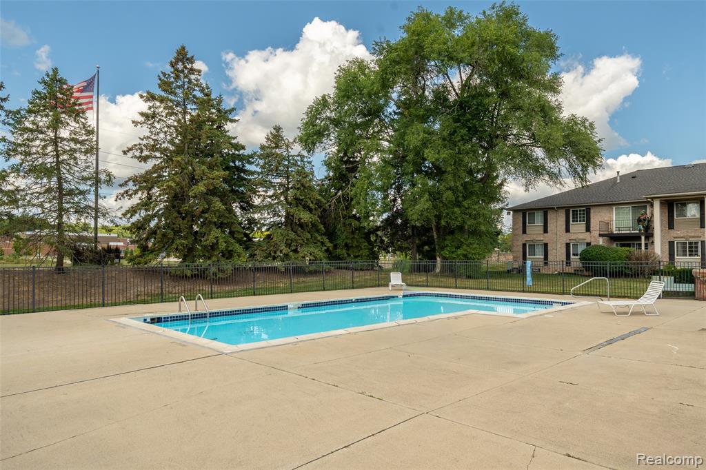 6151 Orchard Lake Road, 103, West Bloomfield, MI — Photo 27