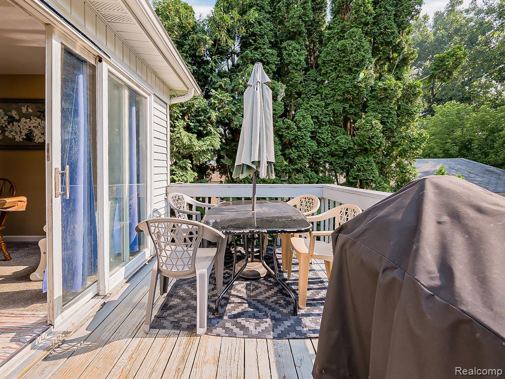 900 Surrey Heights, Westland, MI 48186 — Photo 20