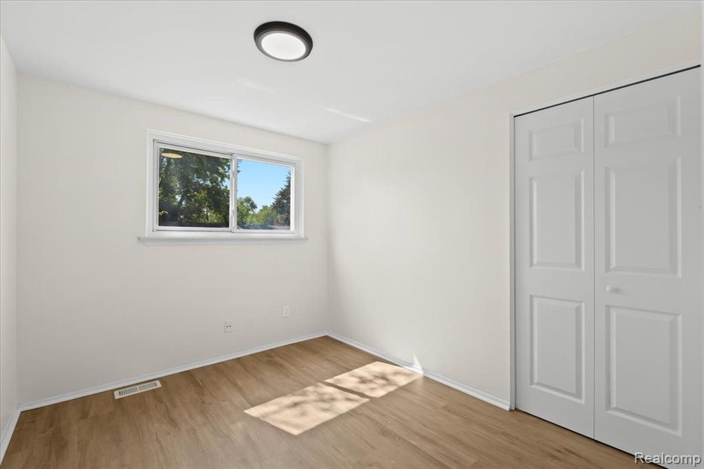 8753 NOTTINGHAM Drive, Ypsilanti, MI 48198 — Photo 14