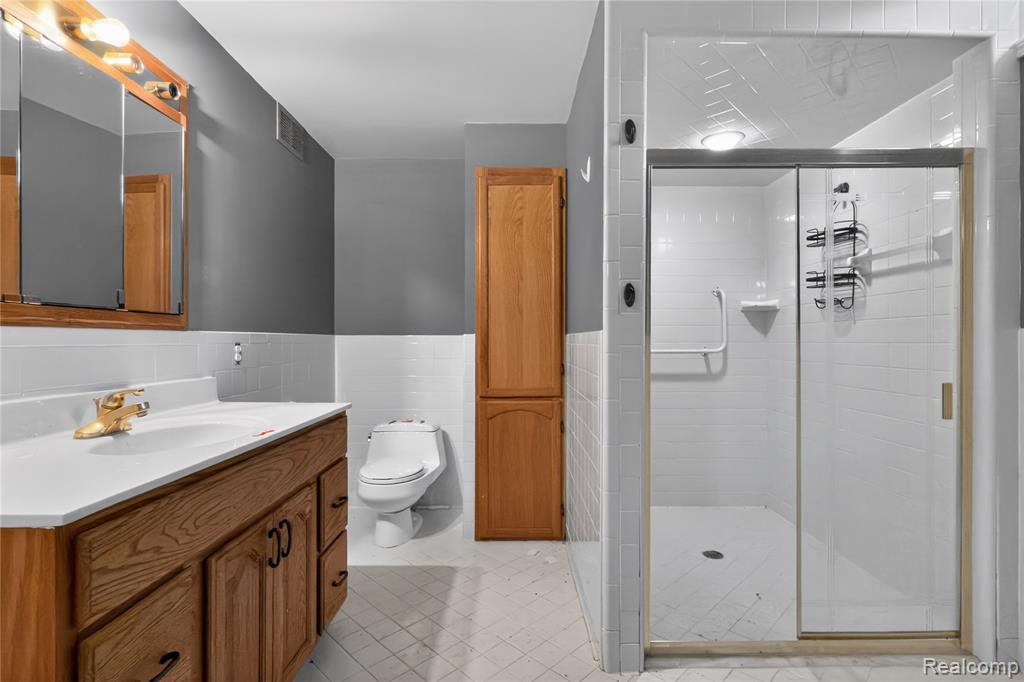 8027 Berkshire Drive, Grosse Ile, MI 48138 — Photo 35
