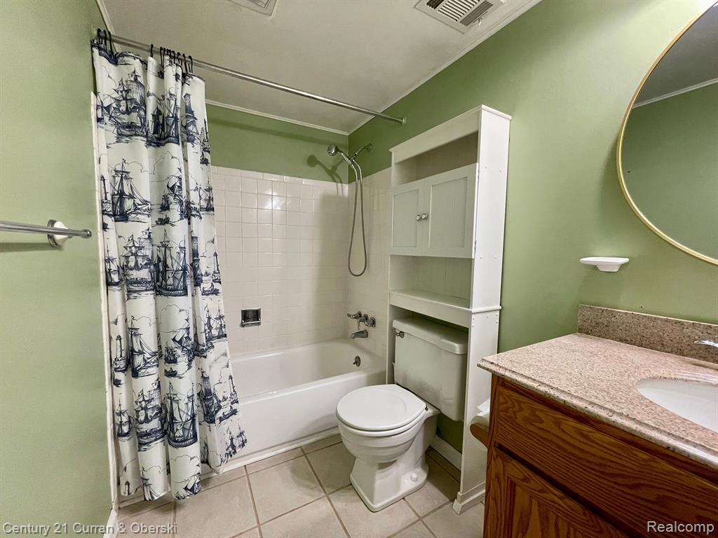 196 PRINCETON Drive, South Lyon, MI 48178 — Photo 9