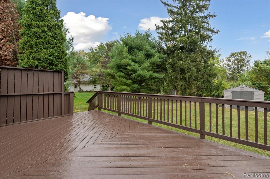 8466 Silver Lake Rd, Linden, MI 48451 — Photo 25