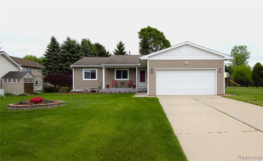 313 Janet Lane, Almont, MI 48003 — Photo 28