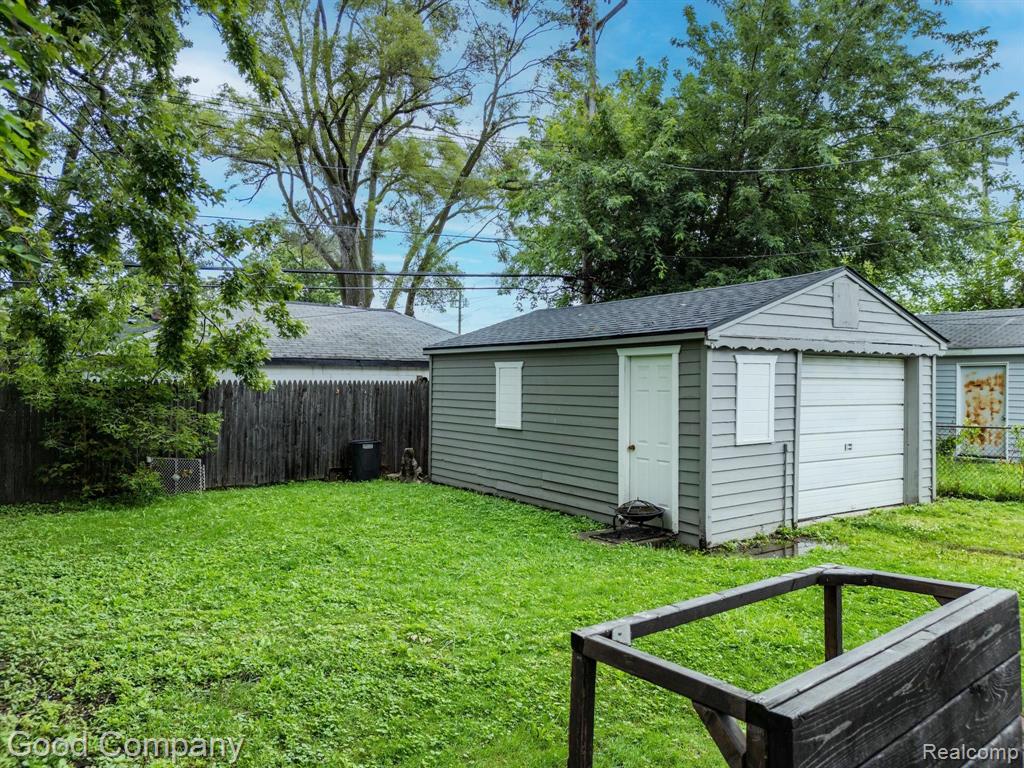 46 W MAPLEDALE Avenue, Hazel Park, MI 48030 — Photo 22