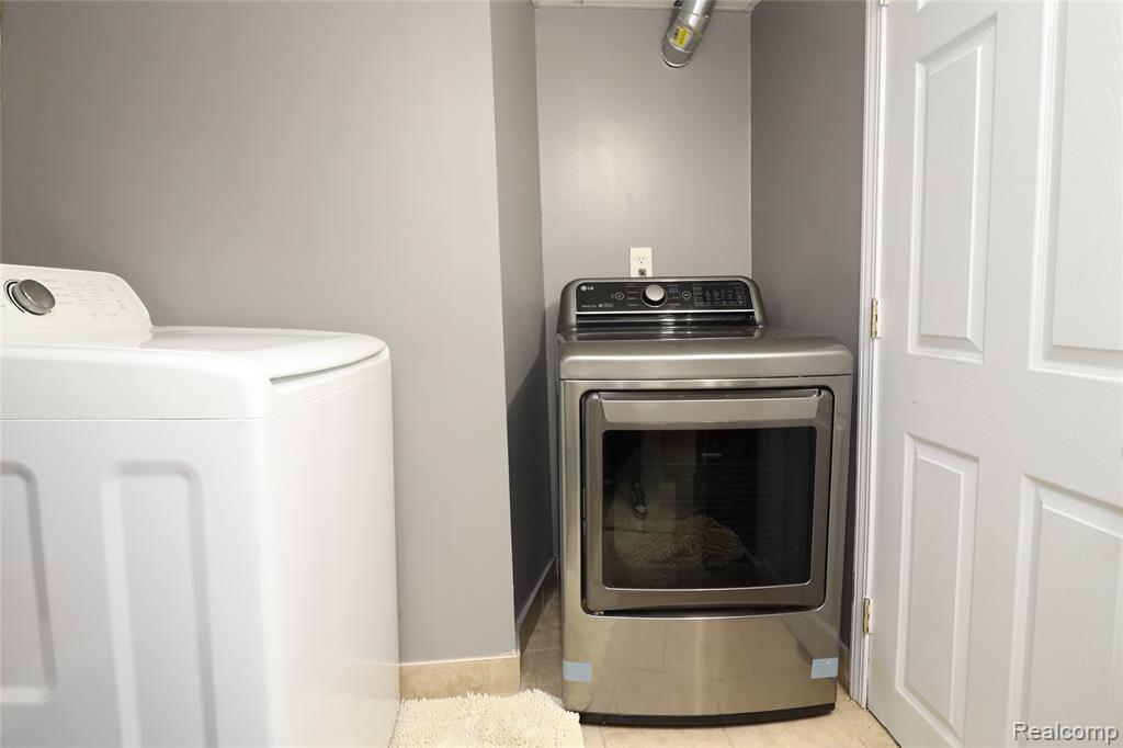 4561 Curtis Street, Dearborn, MI 48126 — Photo 25
